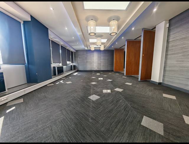 551M² OFFICE TO LET IN RANDJESPARK